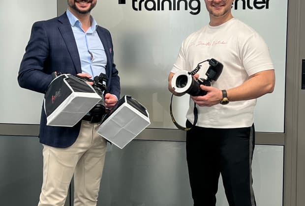 Лекторите на курса по дентална фотография: проф. Узунов и д-р Костурков